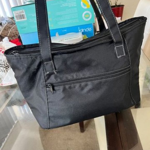 Ameda Mya Joy PLUS Portable Double Breast Pump - Picture 1 of 3